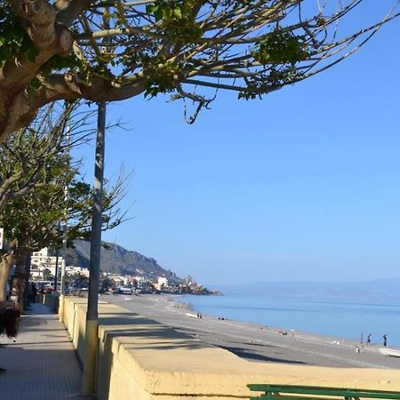 Bed and Breakfast I Tesori Del Mare Letojanni Exterior foto